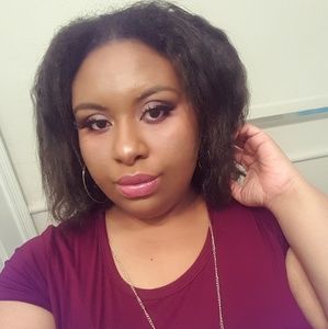 Meet your Posher, Felicia